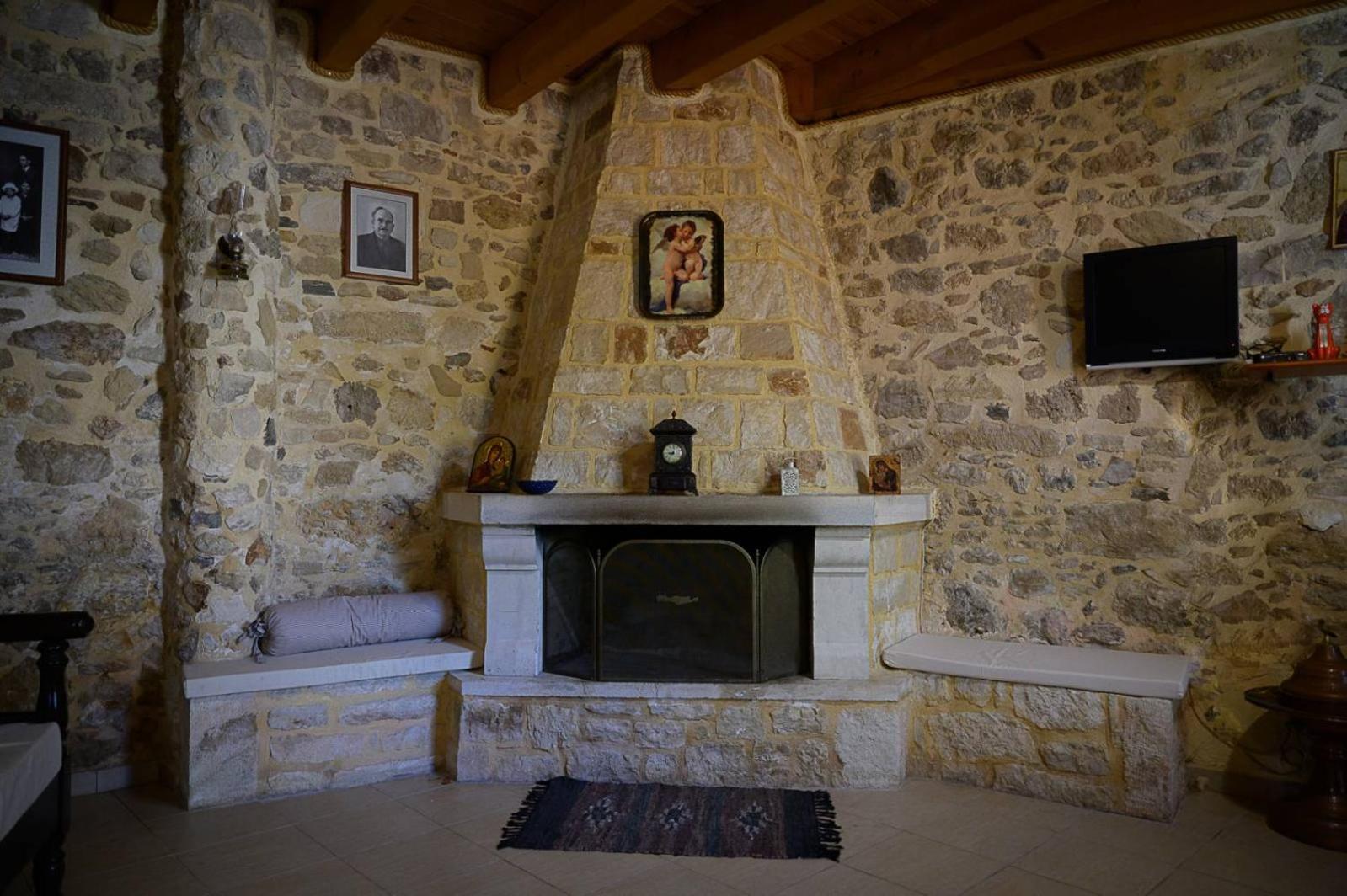 Traditional Stone Mezonete Krousonas  エクステリア 写真