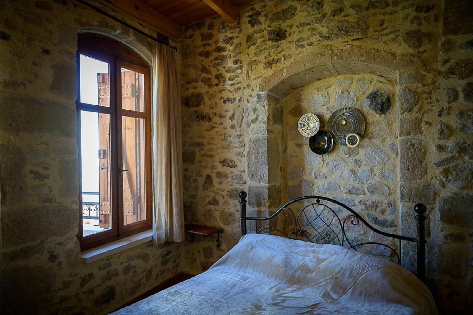 Traditional Stone Mezonete Krousonas  エクステリア 写真